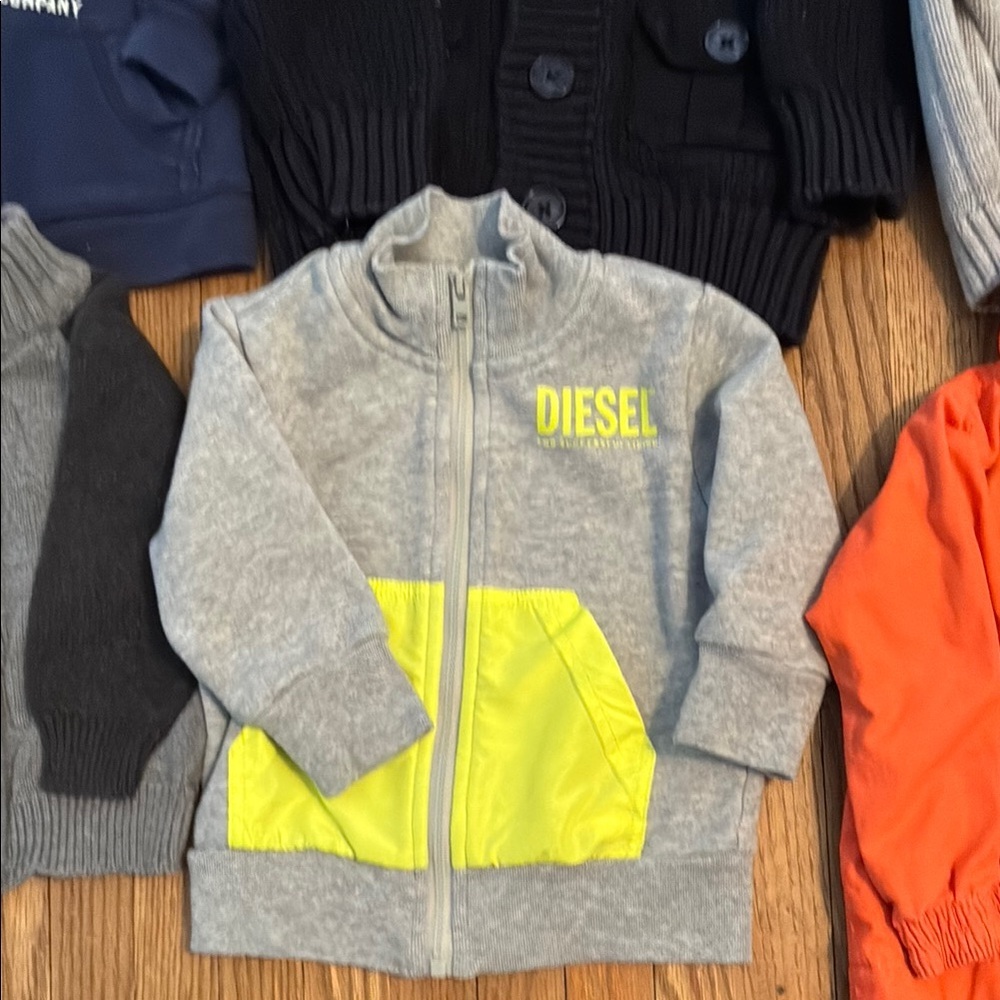 Assorted Sweaters and One Jacket - Picture 4 of 13